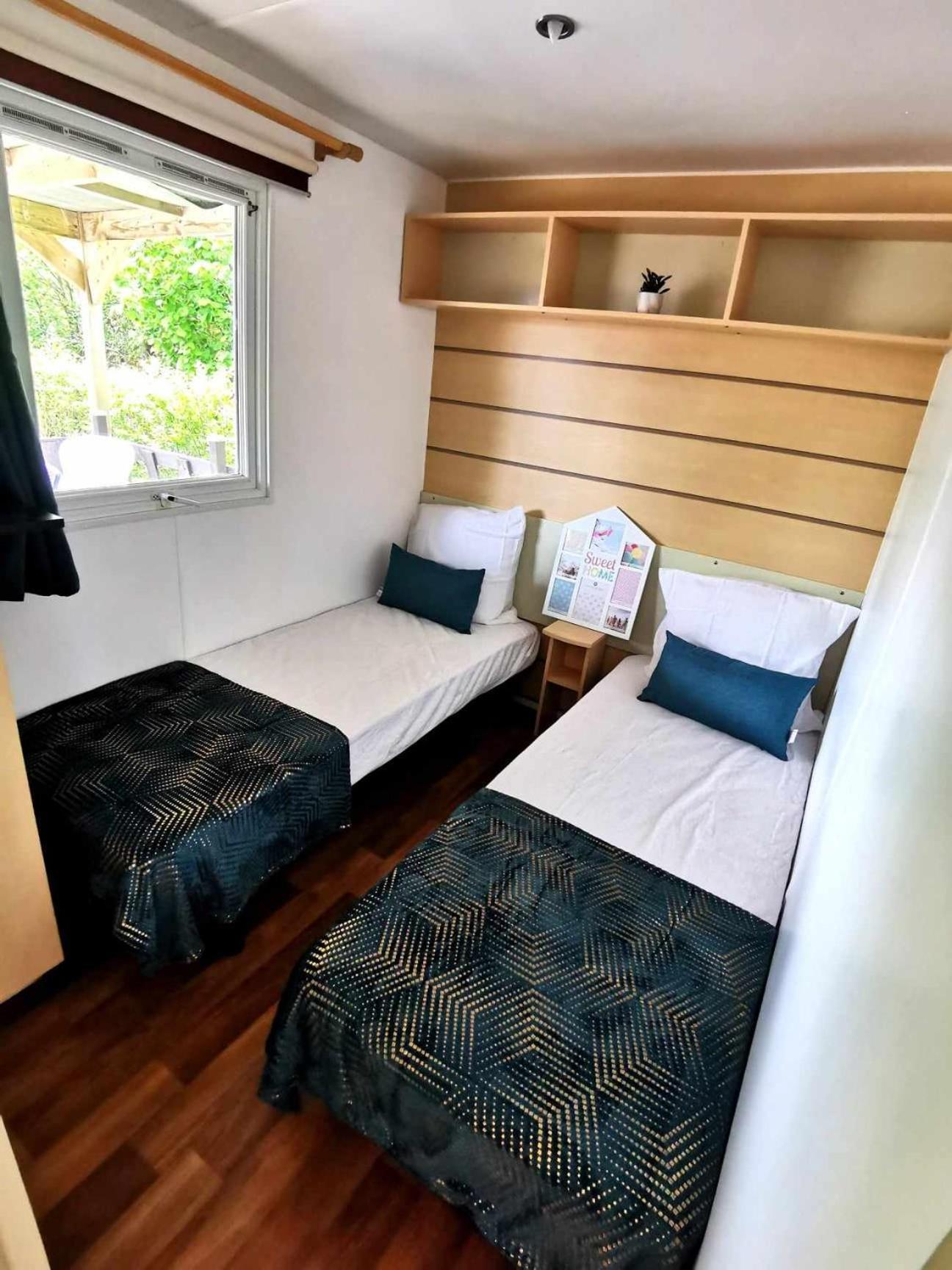 A Deux Pas Du Lac Hotel Ardres Kültér fotó