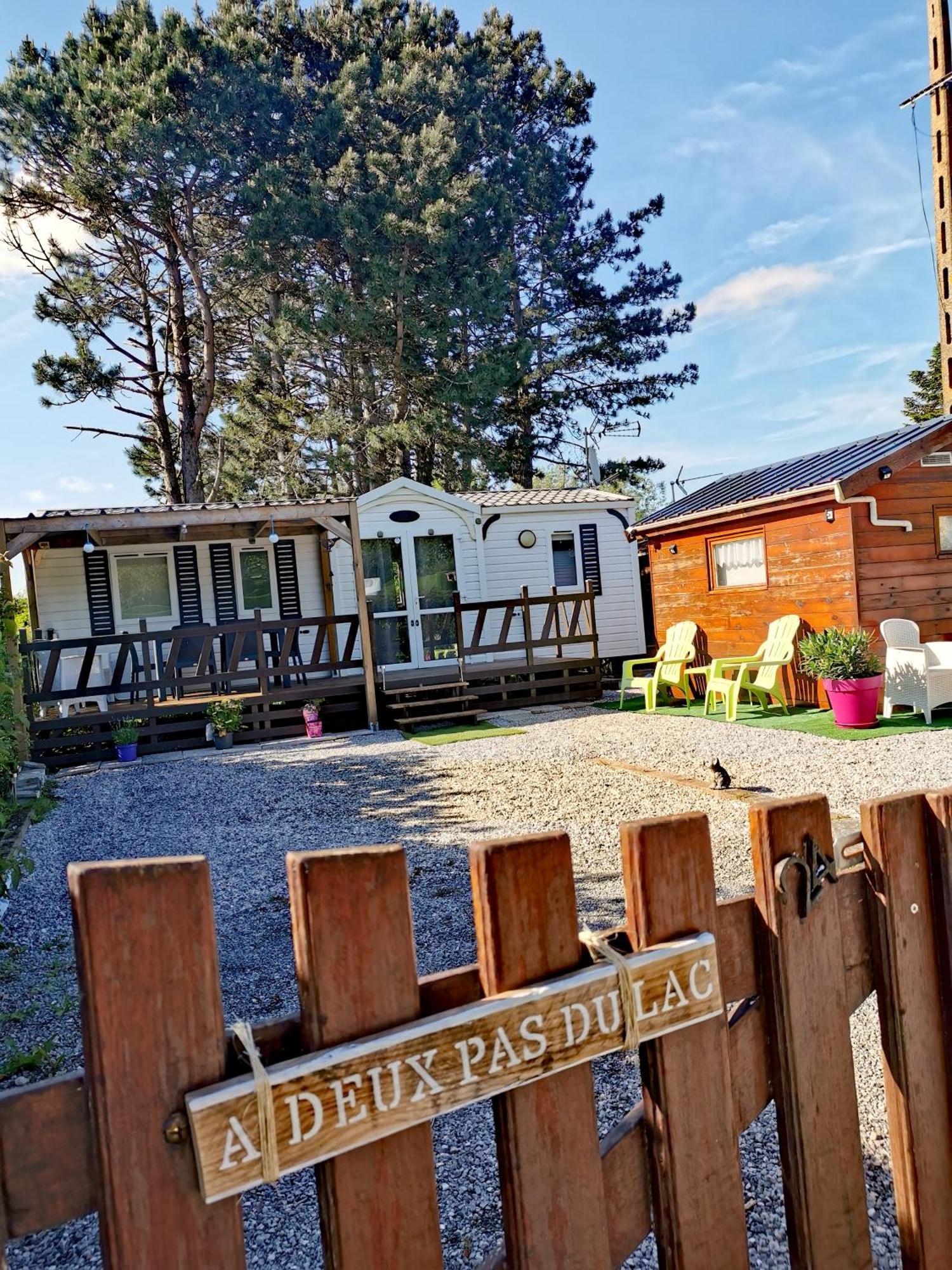 A Deux Pas Du Lac Hotel Ardres Kültér fotó